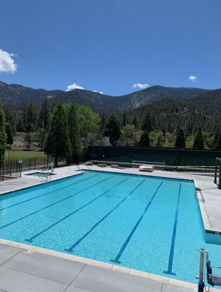 The Old Bear Bnb Pine Mountain Club Exterior photo